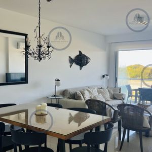 Apartamento De 3 Dormitorios En Primera Línea Del Mar, Playa Brava Punta Del Este