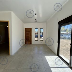 Casa En Venta A Estrenar De 2 Dormitorios Cerca Del Arroyo En El Tesoro, La Barra