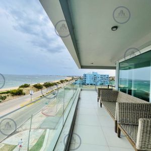 Apartamento De 3 Dormitorios Y Parrillero Frente Al Mar, Playa Mansa