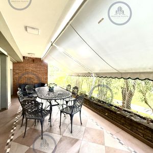 Apartamento En Venta Playa Mansa De 4 Dormitorios Y Amplia Terraza Con Parrillero Propio