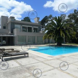 Moderna Casa De 4 Dormitorios En El Golf - Punta Del Este