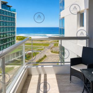 Apartamento De 2 Dormitorios Con Dependencia Y Parrillero Propio En Playa Brava