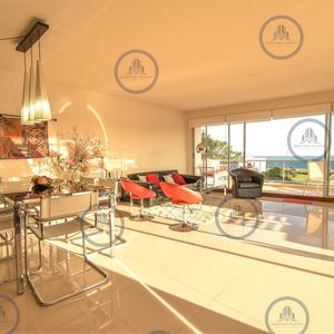 Espectacular Apartamento De Tres Dormitorios Frente Al Mar - Punta Del Este