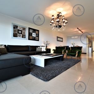 Moderno Apartamento De 3 Dormitorios Frente Al Mar - Playa Brava