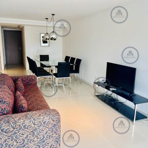 Apartamento De 2 Dormitorios + Servicio En Playa Brava