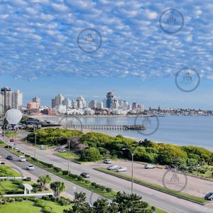 Apartamento De 3 Dormitorios Sobre Playa Mansa, En Venta Y Alquiler, Punta Del Este