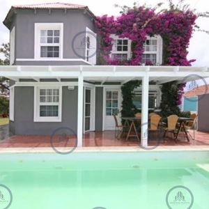 Excelente Casa De 5 Dormitorios Y Piscina Climatizada En La Barra