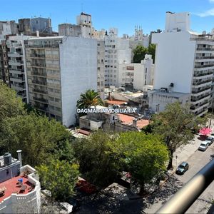 Amplio Monoambiente Con Balcon