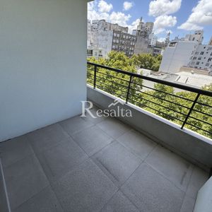 Venta Centro Con Cochera 1 Dormitorio Y Medio