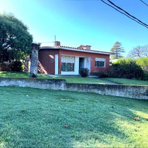 Venta Casa 2 Dormitorios Con 450 M2 De Terreno