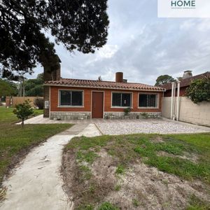 Casa En Alquiler De 2 Dormitorios En Lomas De Solymar Sur
