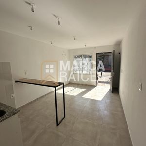 Venta Apartamento 1 Dormitorio Con Patio Y Cochera Con Buena Renta Paysandu Uruguay