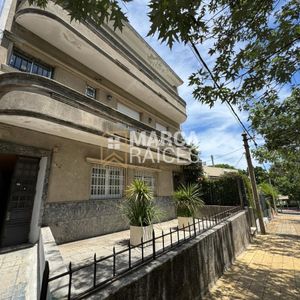 Venta Apartamento 2 Dormitorios 1 Baño Primer Piso Por Escalera Pocitos Montevideo