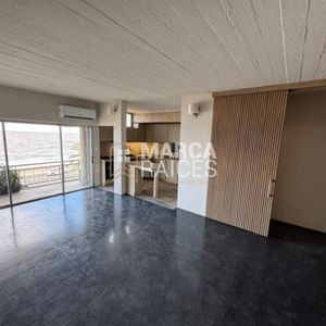 Alquiler Apartamento 2 Dormitorios Frente Al Mar. Malvin, Montevideo