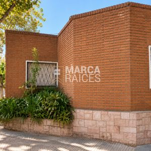 Venta Casa 3 Dormitorios 2 Baños Garage Patio Parrillero La Comercial Montevideo