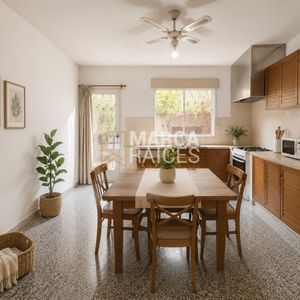 Venta Casa 3 Dormitorios 2 Baños Garage Patio Parrillero La Comercial Montevideo
