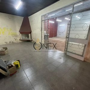 Venta De Gran Local Comercial En Principal Avenida Paysandu