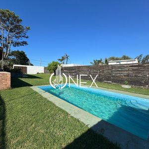Venta De Casa En Balneario Buenos Aires Maldonado 2 Dormitorios 2 Baños Piscina Barbacoa