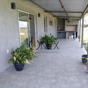 Onex Alquila Hermosa Casa De 3 Dorm En Complejo Privado