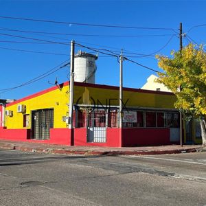 Local Comercial En Calle Preferencial- Paysandú
