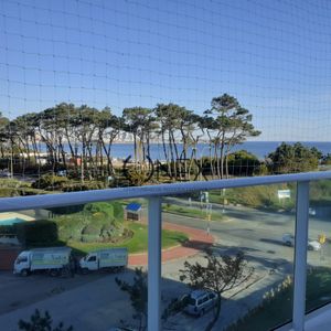 Venta Apartamento De 2 Dormitorios Y 2 Baños Con Amenities En Primera Línea De Playa Mansa.