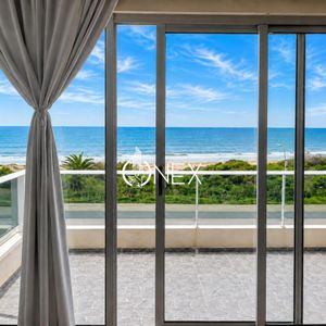 Venta Monoambiente Con Dormitorio Definido En Primera Línea Frente Al Mar .