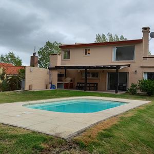 Alquiler Casa 3 Dormitorios En La Tahona