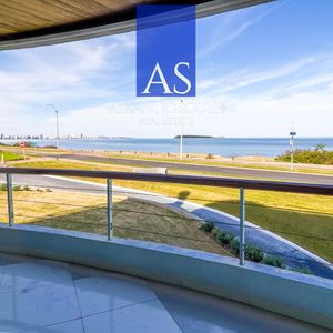 Apartamento Moderno De Categoría 3 Dormitorios+dependencia Completa En Primera Linea Al Mar En Playa Mansa Pinares Punta Del Este