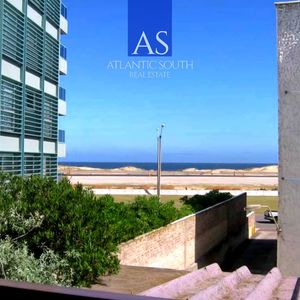 Apartamento De 3 Dormitorios Estufa A Leña Y Parrillero Propio Próximo Al Mar Playa Brava