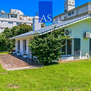 Casa 3 Dormitorios Semi Reciclada A Pasos Del Mar Playa Mansa Punta Del Este