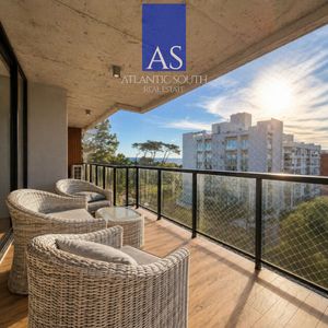 Unidad Esquinera De 2 Dormitorios Con Gran Terraza Y Garage En Subsuelo En Playa Mansa