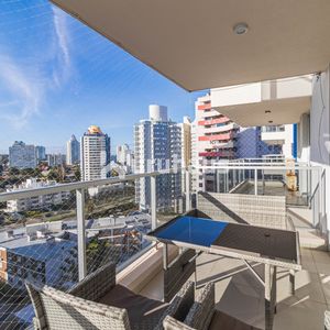 Venta Apartamento Dos Dormitorios Punta Del Este Edificio Arenas Del Mar