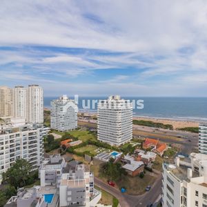 Venta Apartamento Tres Dormitorios Punta Del Este Edificio Wind Tower