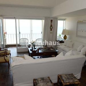 Apartamento En Peninsula, 4 Dormitorios