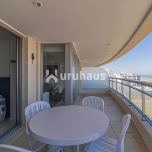 Venta Apartamento Cuatro Dormitorios Forest Tower 1 Playa Brava