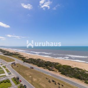 Venta Apartamento Dos Dormitorios Punta Del Este Edificio Le Parc II