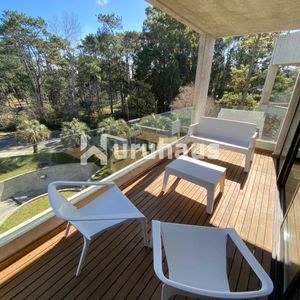 Venta Apartamento Dos Dormitorios Punta Del Este Edificio Be House