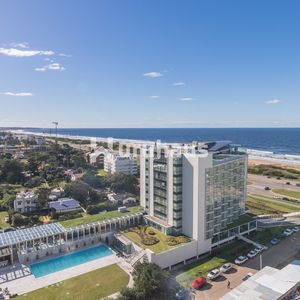 Venta Apartamento Tres Dormitorios Punta Del Este Edificio Look Brava