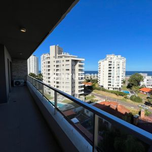 Apartamento En Brava, 3 Dormitorios