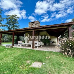 Casa En Venta De 2 Dormitorios En Punta Ballena