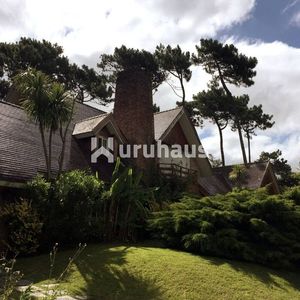 Casa De 4 Dormitorios En Alquiler Temporal En La Mansa, A Dos Cuadras De La Playa!