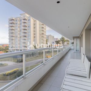 Venta Apartamento Tres Dormitorios Playa Brava Edificio Brava Biarritz