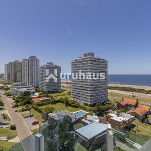 Venta Apartamento Tres Dormitorios Punta Del Este Playa Brava Terraza Con Parrillero Torre O