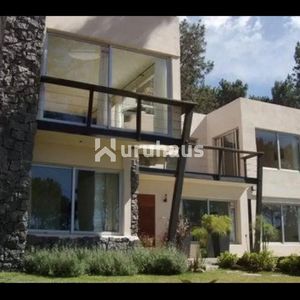 Oportunidad Vendo Casa En Montoya 5 Dorm + Servicio. Excelente Opcion En Lugar De Pleno Crecimiento