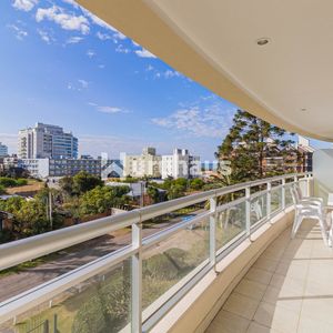 Venta Apartamento  Punta Del Este Edificio Forest Tower I