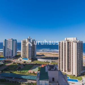 Venta Apartamento Tres Dormitorios Edificio Arenas Del Mar A Estrenar