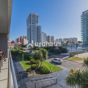 Tres Dormitorios Punta Del Este Parrillero Propio