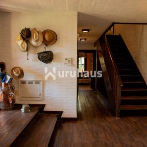 Casa En Venta, 7 Dormitorios Barrio Golf, Punta Del Este