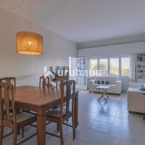 Venta Apartamento 3 Dormitorios + Servicio En Punta Del Este