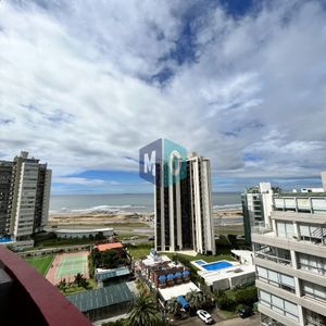 Edificio En Zona Brava, Muy Cerca De La Peninsula